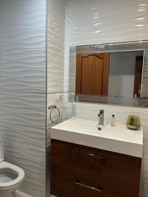 2 Line Apartment Capnegret Алтеа Екстериор снимка